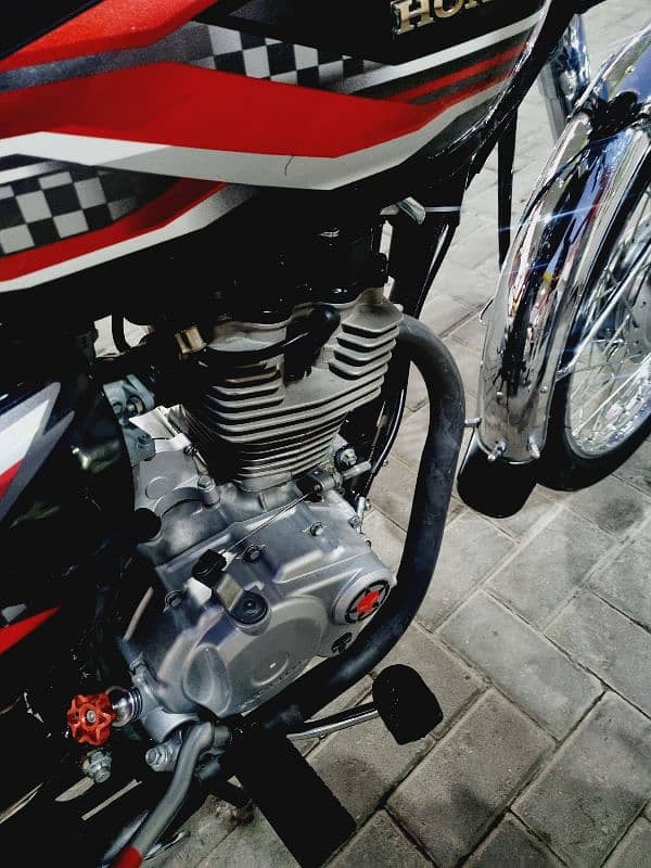 Honda 125 Special Edition 5