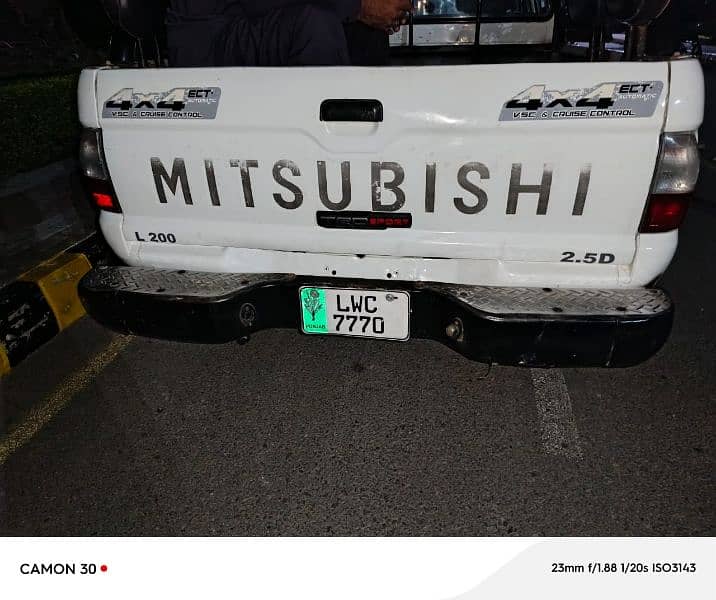 Mitsubishi L200 2006 8