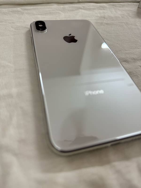 iPhone Xs Max 0