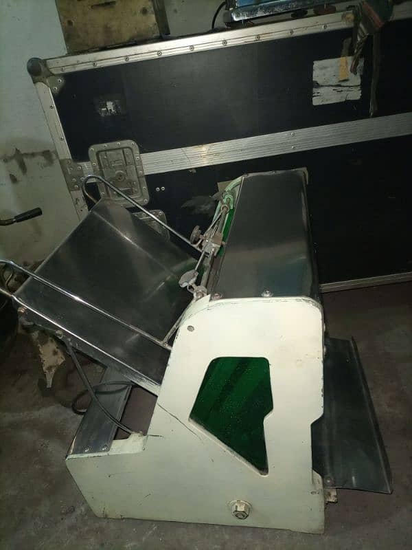 Commercial  Bread cutter (03214270512) 2