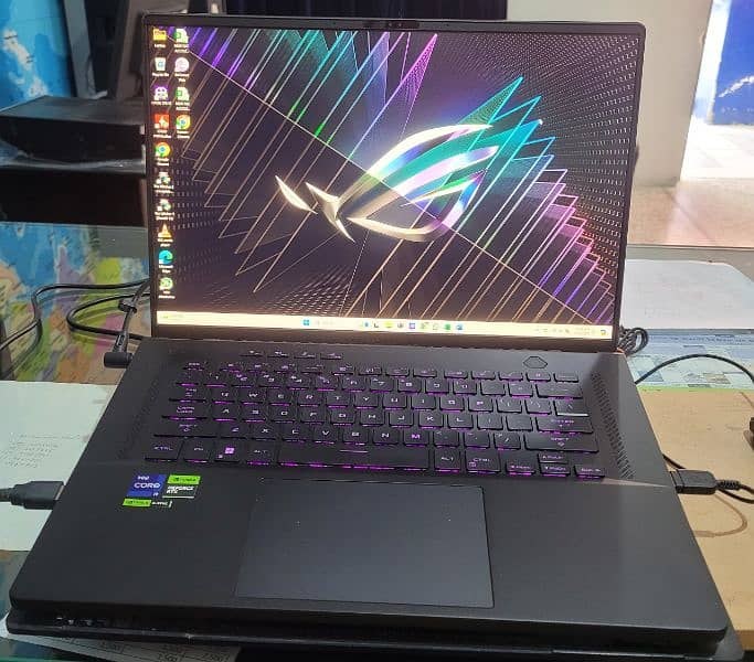 ASUS ROG ZEPHYRUS M16 1