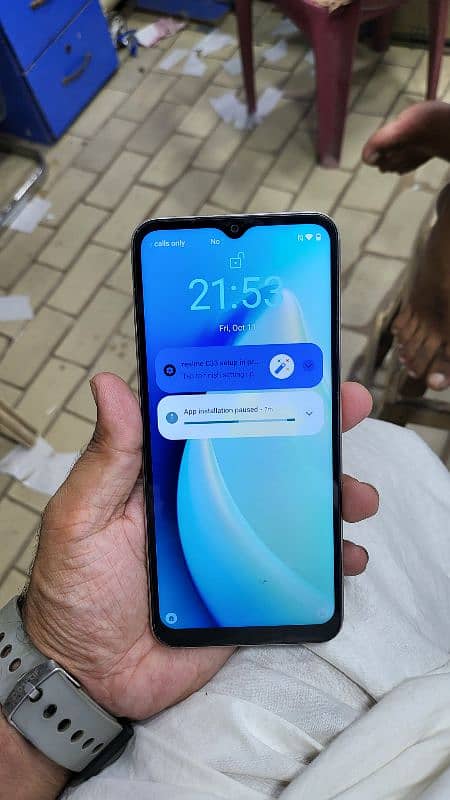 Realme C33 4/64 with box 2