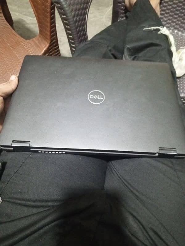 Dell laptop availble in touch secreen All ok without key bord 2