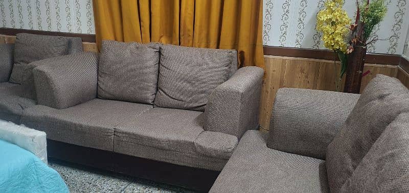 Luxurious 5-Seater Sofas and Beds 3