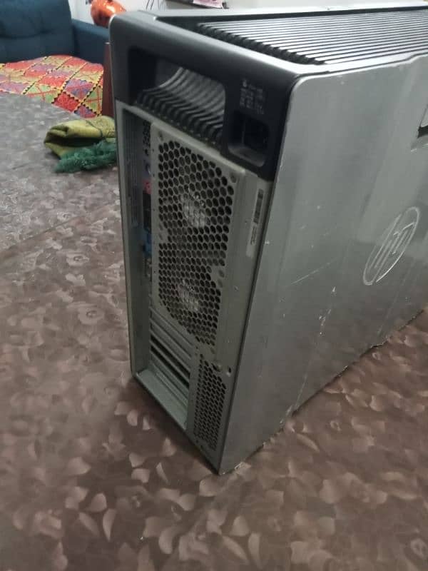 HP Z820 Workstation Dual xeon 12x2x2=48 threads 13