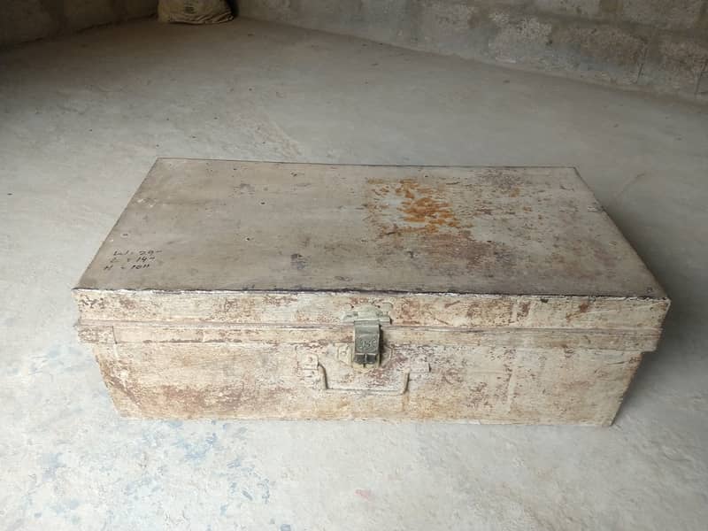 Iron Storage Box (Pettey) 2