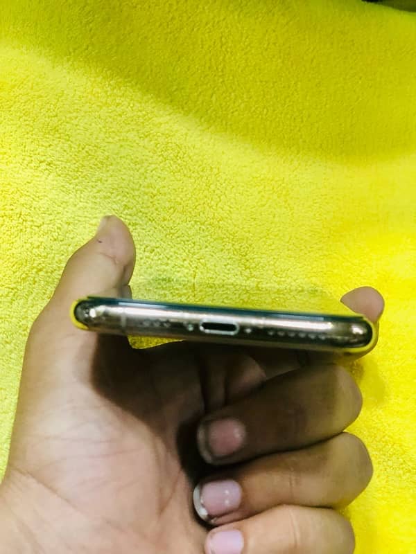 IPHONE XS 3