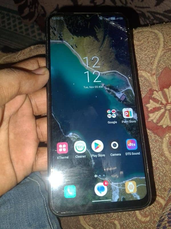 Infinix hot 9 play 2/32 gb only box urgent sale 1