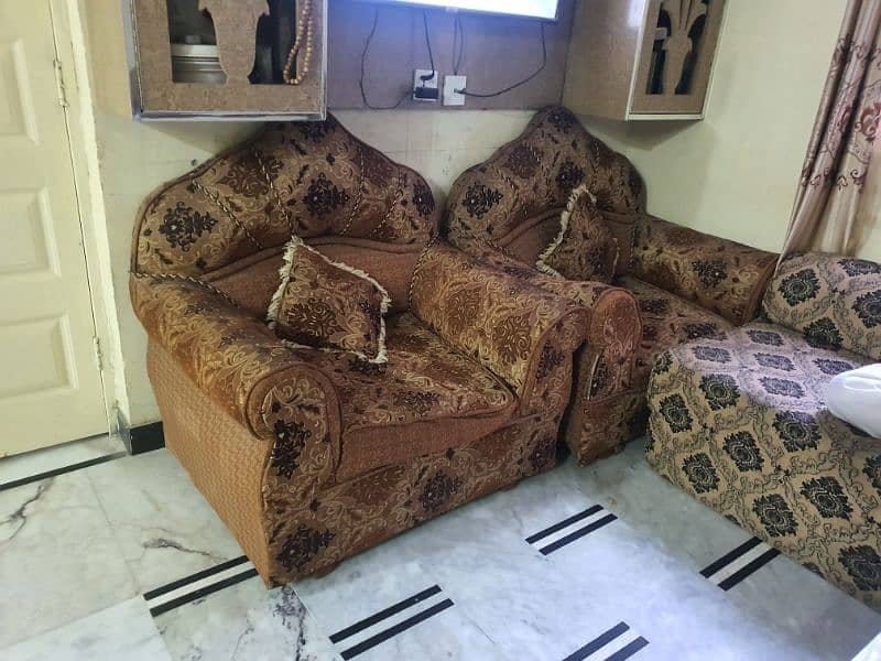 i am selling my sofa 0