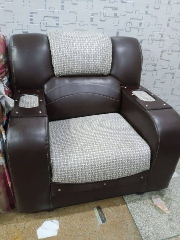 sofa set mukamal ha 3 pieces Contact num 03134856630 0