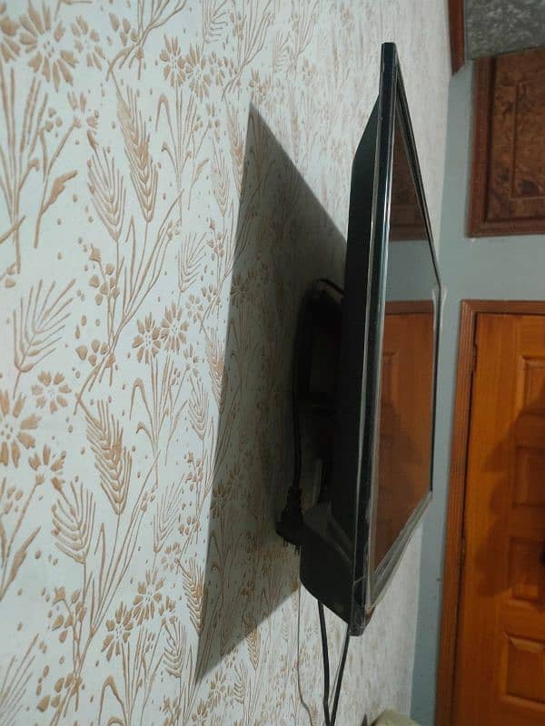 Led TV Falcon urgent sale 4