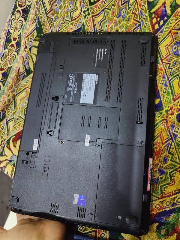 Toshiba laptop,8/512,best battery, with original charger 4