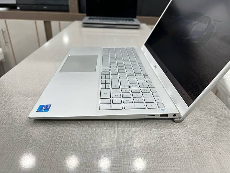 Dell Inspiron 15 5501  i7 11th Generation Ram 16gb Ssd 256gb Nvme 15.6 3