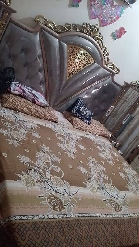 only 2month use new condition furniture bedroom set 8