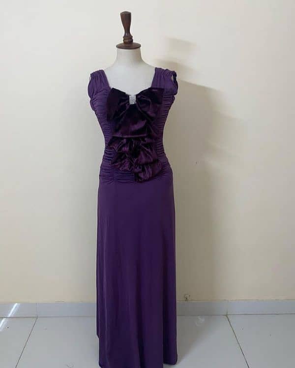 Elegant purple evening dress with velvet Bow and ruffled Detailing 0