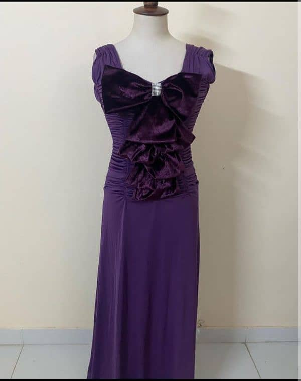 Elegant purple evening dress with velvet Bow and ruffled Detailing 1