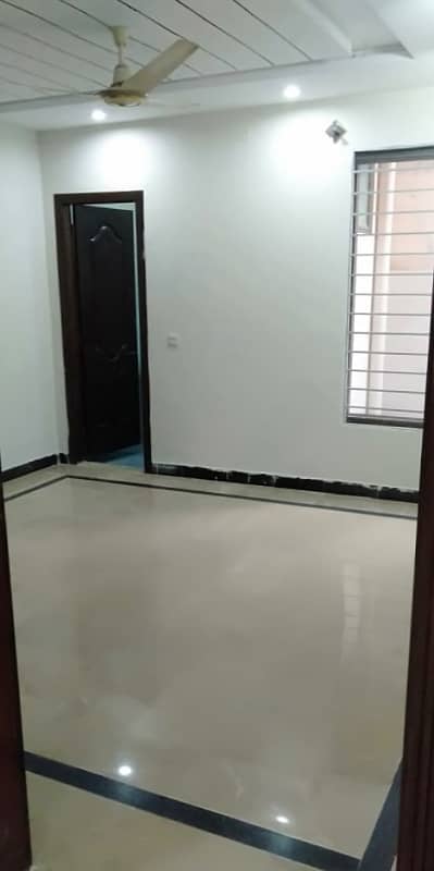 1 kanal uper portion for rent in soan garden 2