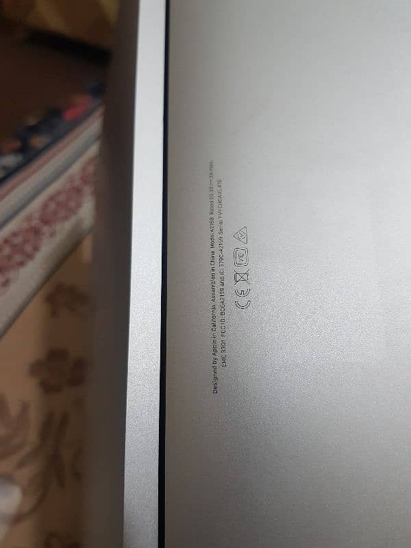 macbook pro 2019 13 inche 1