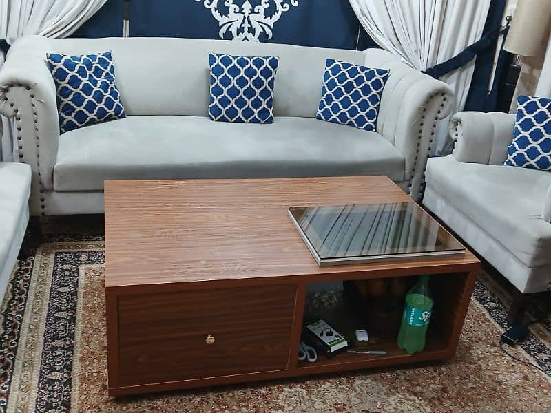 7 seater sofa with solid wooden tabel 2