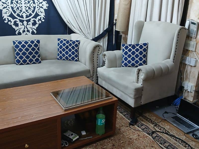 7 seater sofa with solid wooden tabel 3