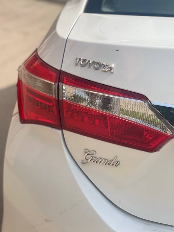 Toyota Altis Grande 2015 3