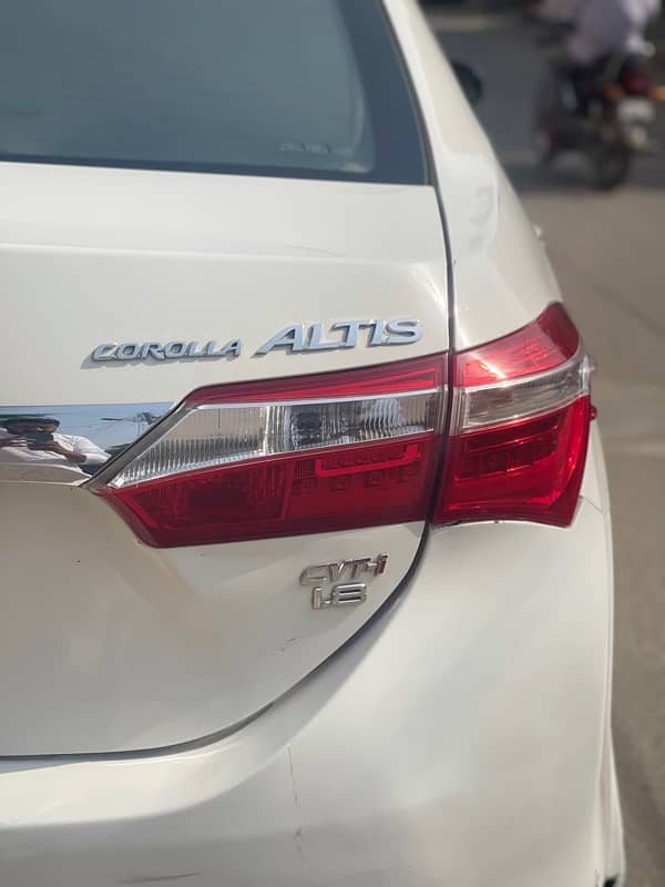 Toyota Altis Grande 2015 4