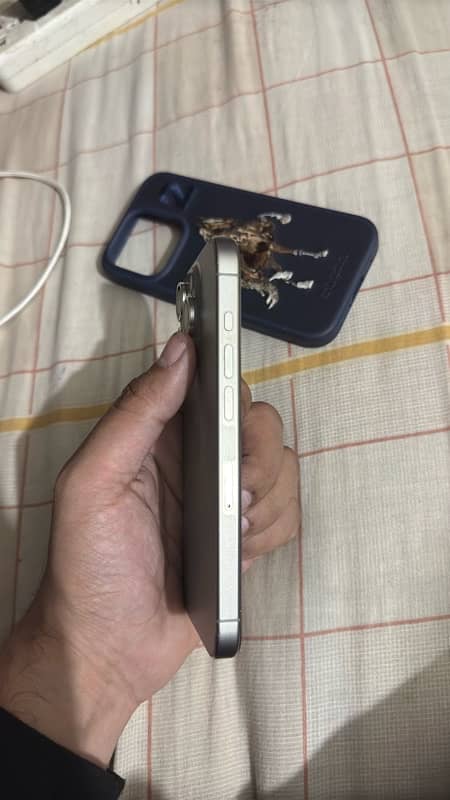 Iphone 15 Pro 256GB PTA HK 4