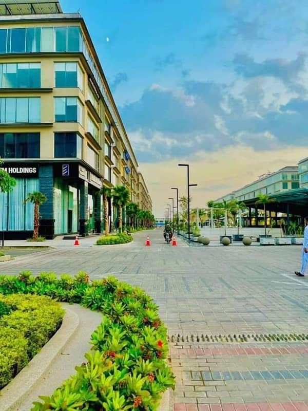 Elevate Your Brand: Versatile 8 Marla Commercial Plaza for Rent in DHA Raya -Facing Golf 7