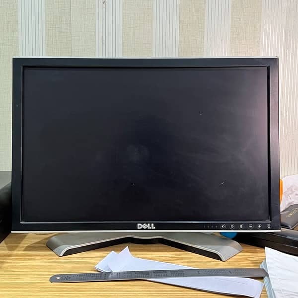 Dell 22” Desktop 0