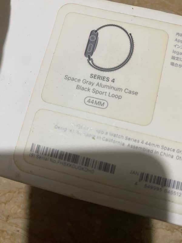 Apple Watch Series 4 44mm With Box 1