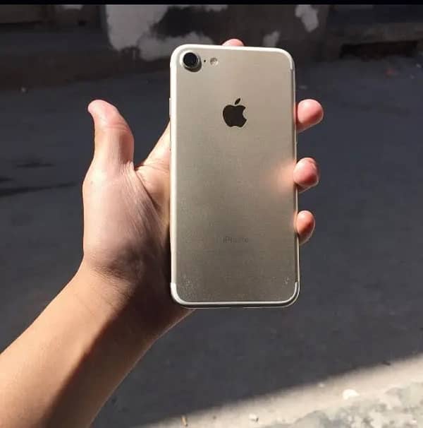 iPhone 7  pTA 32gb 4