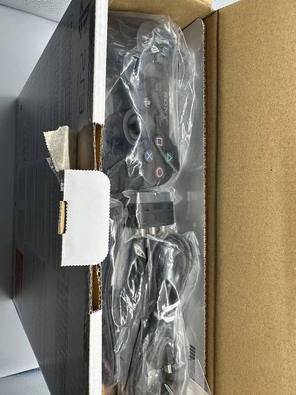 Playstation3 Slim/Superslim Complete Package 30games wireless controlr 4