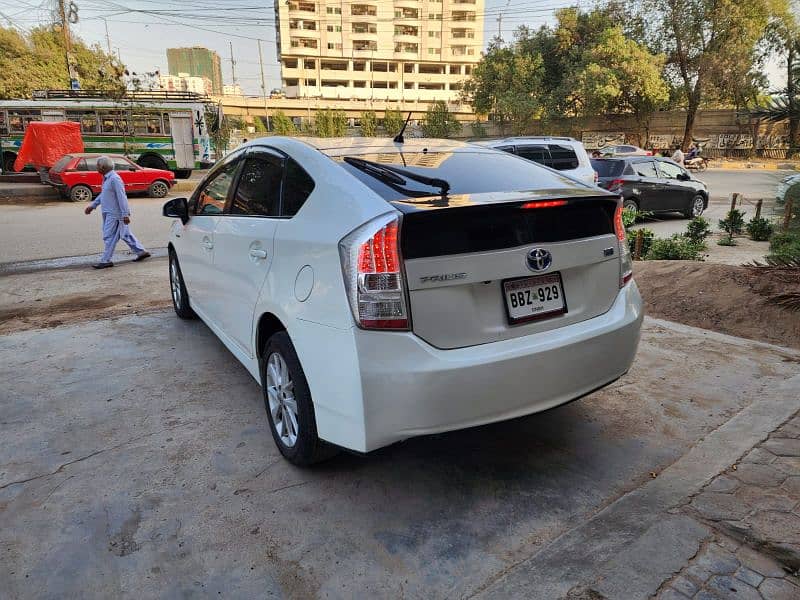 Toyota Prius 2011 5