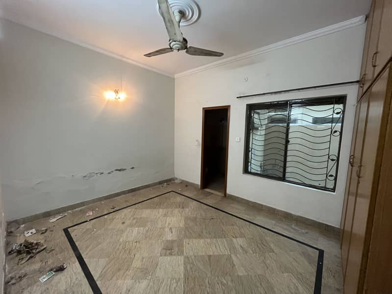 5 Marla Good Condition Lower Portion For Rent In Wapda town phase 1. 2