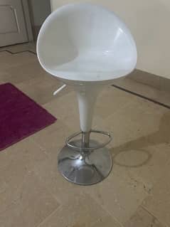 white adjustable chair