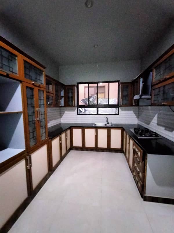 240 sq yards beutyfull portion for rent in panjabi sudagar society 6