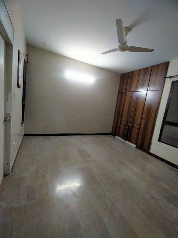 240 sq yards beutyfull portion for rent in panjabi sudagar society 7