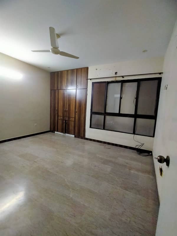 240 sq yards beutyfull portion for rent in panjabi sudagar society 10