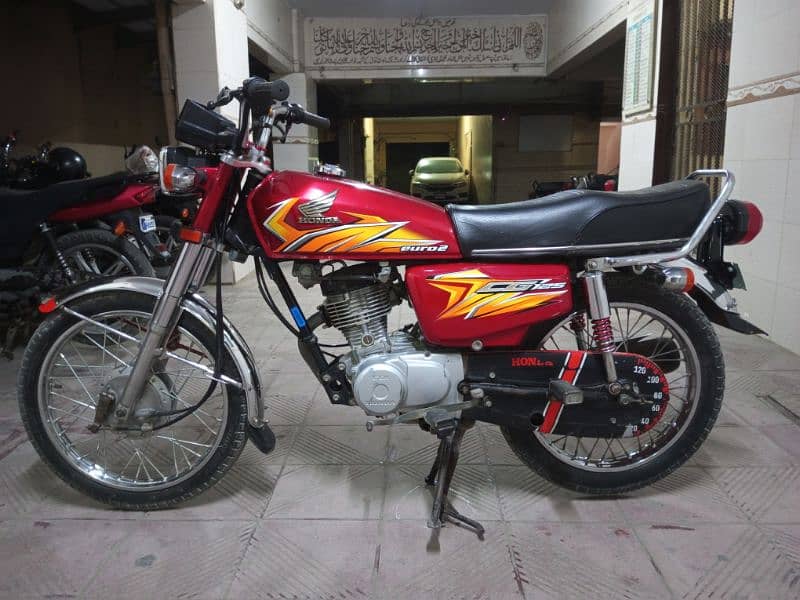 Honda 125 Karachi number 4