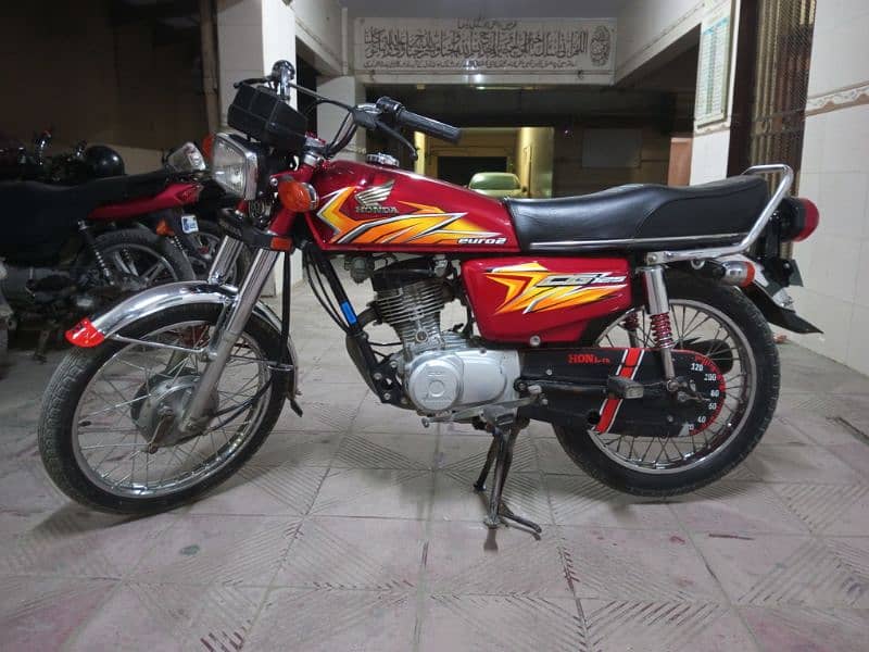 Honda 125 Karachi number 6