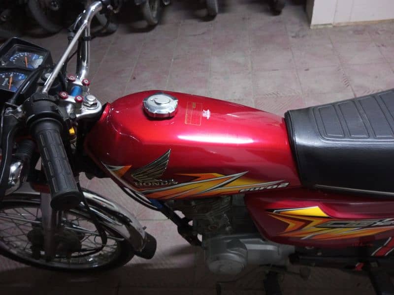 Honda 125 Karachi number 9