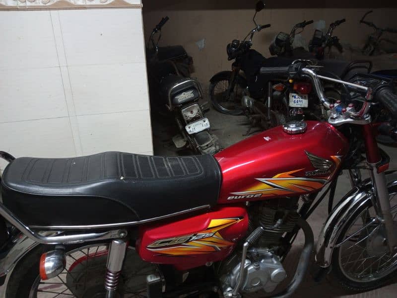 Honda 125 Karachi number 13