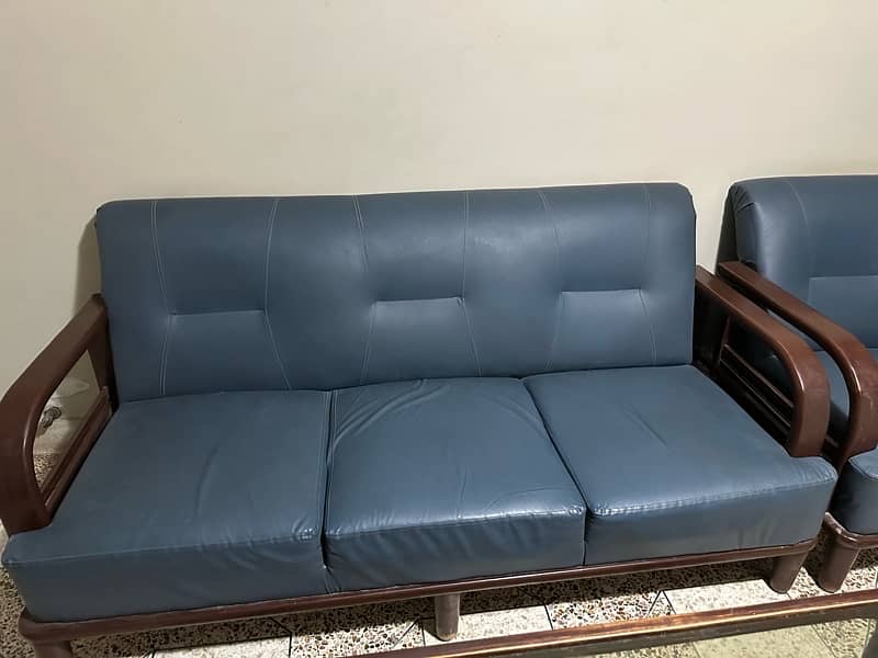 5 Seater Sofa Set with Center Table 4