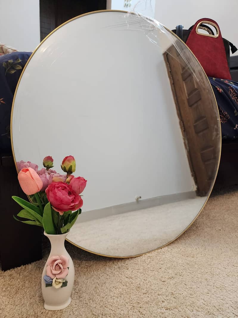 Brand New Round Mirror for sale (Available in Black & Golden frame) 1