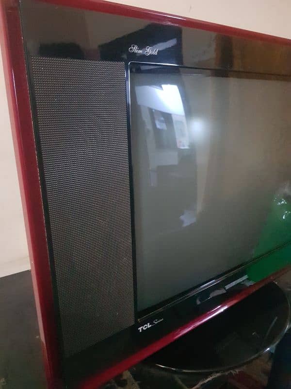 TCL Flat screen TV 1