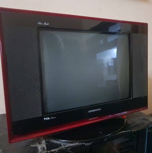 TCL Flat screen TV 0