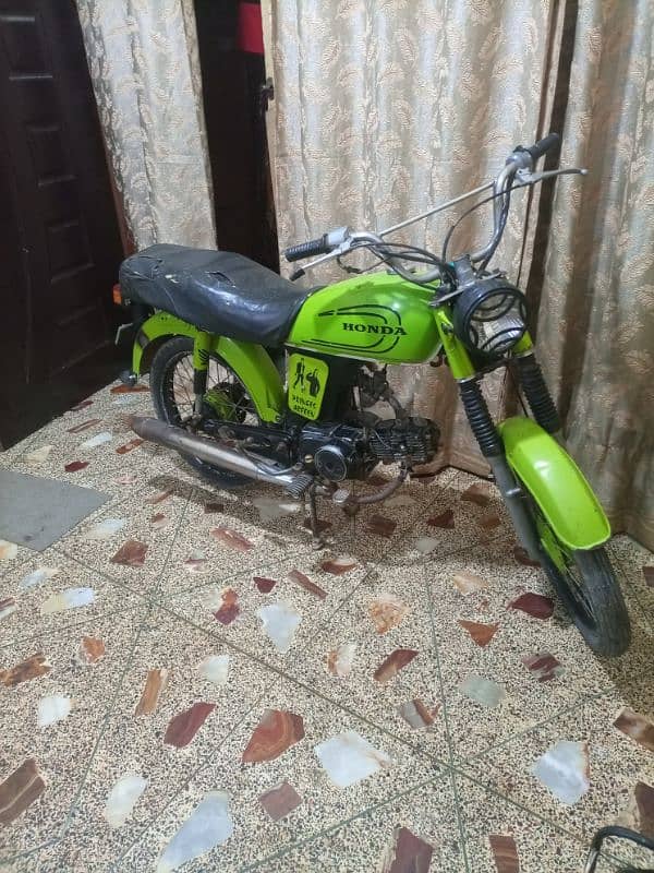 Honda hyd num 1971 in lalukhet plz add details parhe 03112332537 4