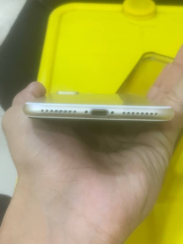 I phone 7plus pta Approved Condition 10/9 hai 0