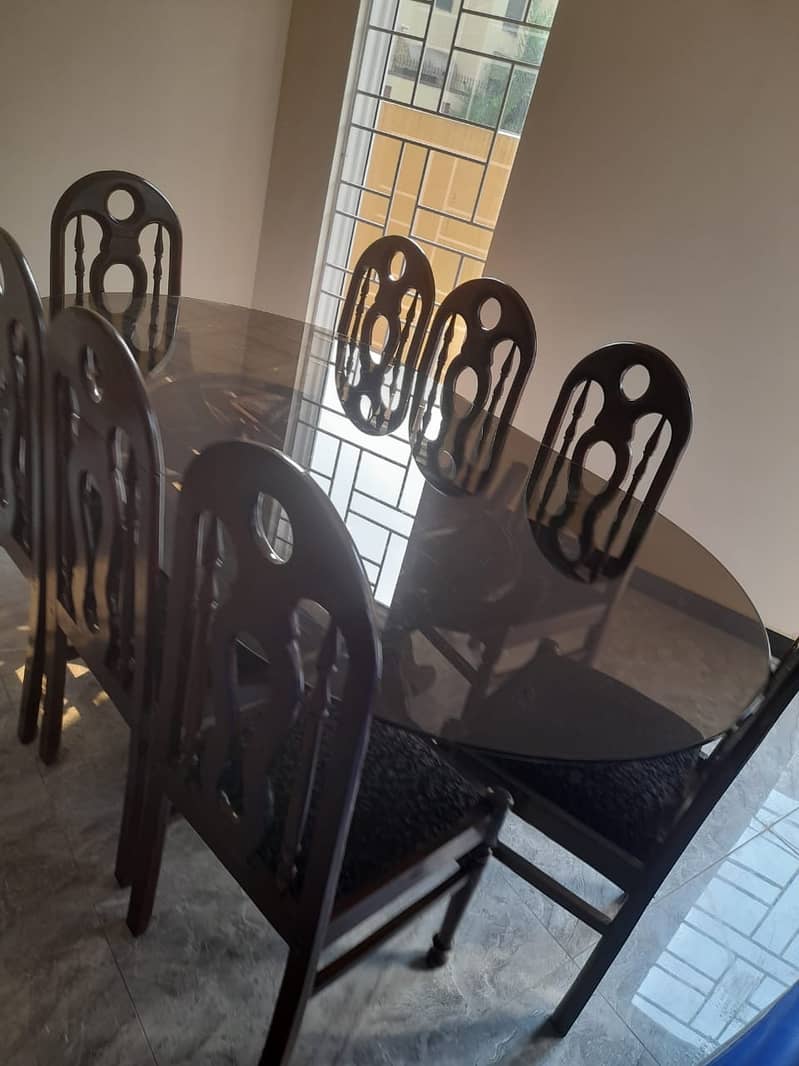 Elegant Dining Table for Sale - Perfect Condition! Ready for Pickup. 2