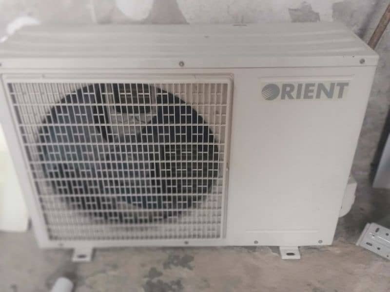 split ac for sall very good condition all ok 1